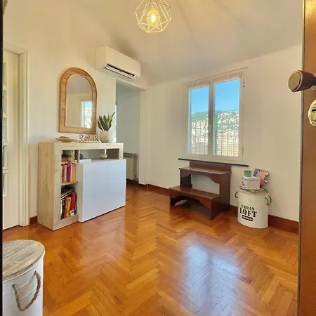 Happy Family Panorama Genua